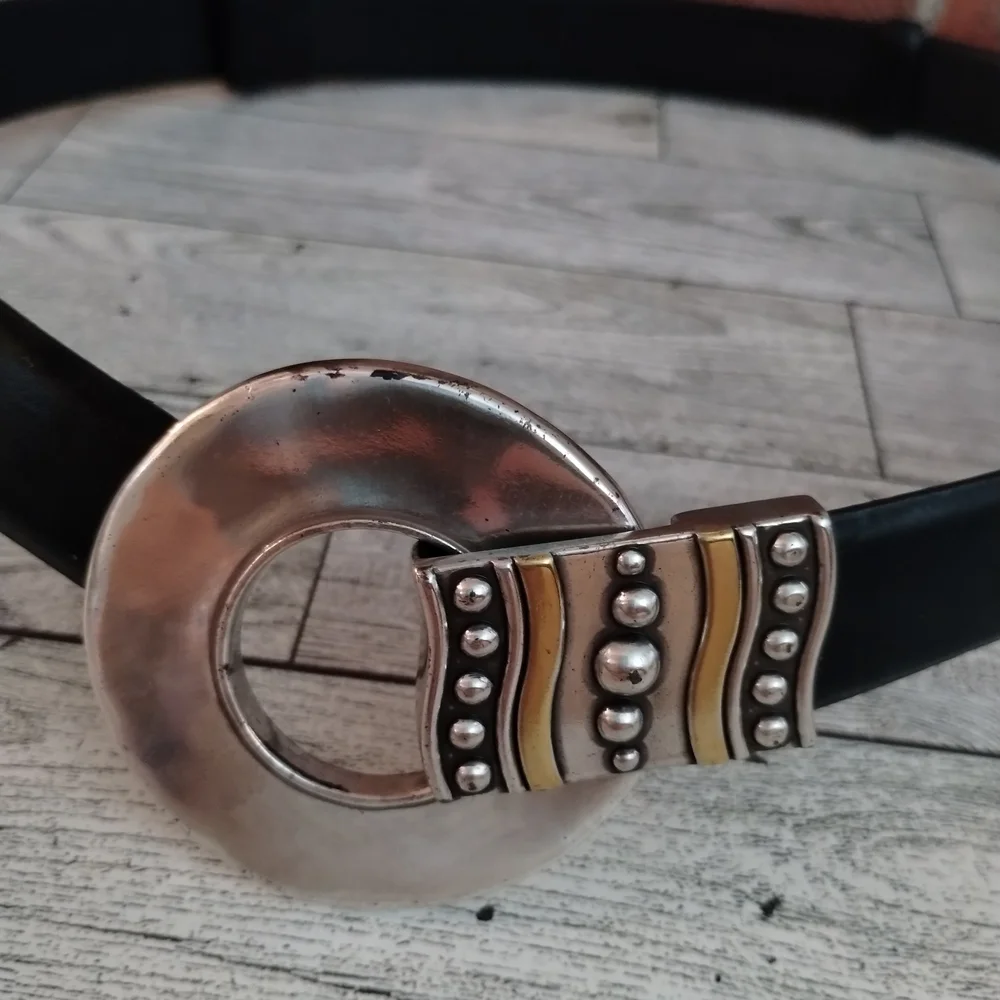 Chico's Adjustable Black Split Leather Belt with Silver Circle Buckle S/M